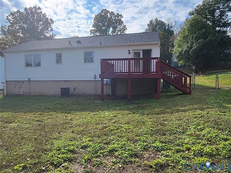 206 Spring Dr — Photo 24