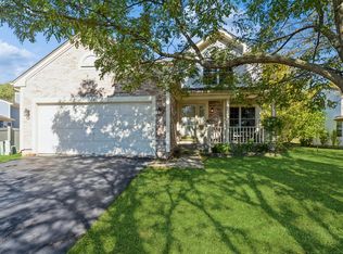 816 Fox Chase Dr, Round Lake Beach, IL 60073