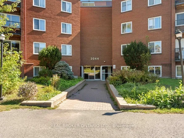 2044 Arrowsmith Dr #105B, Ottawa, ON K1J 7V8
