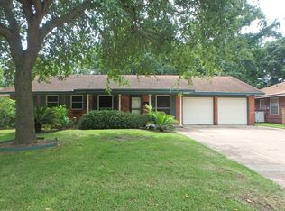 508 Sycamore St, Lake Jackson, TX 77566