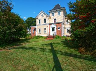 107 Warner Ave, Roslyn Heights, NY 11577