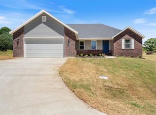 18 Shields Dr, Holiday Island, AR 72631