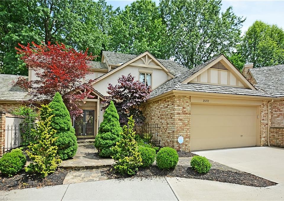 1st image of 23273 Pheasant Ln #11