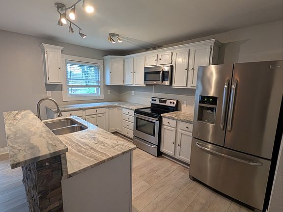 4th image of 9216 W 6th St