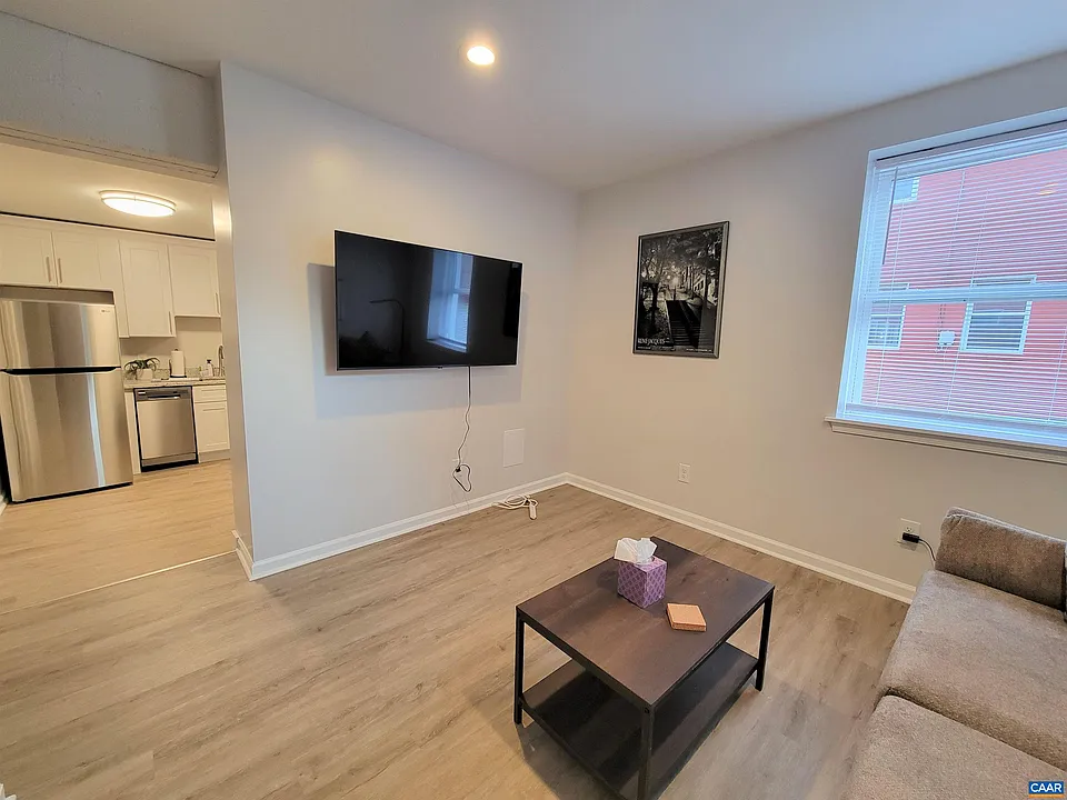 1511 E High St #3