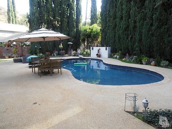 3rd image of 1274 Willsbrook Ct