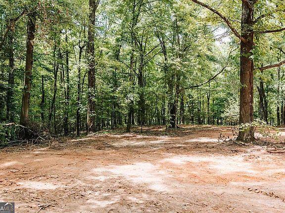 3rd image of 2605 Union Point Rd