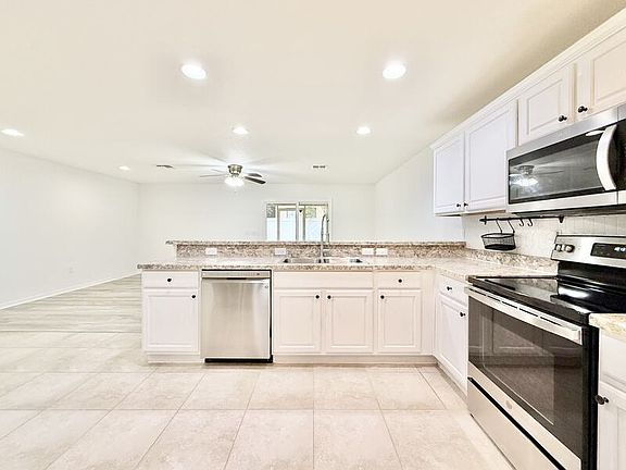 3rd image of 7211 Merlot Sienna Ave #1