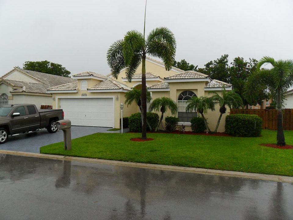 1st image of 4973 Broadstone Cir
