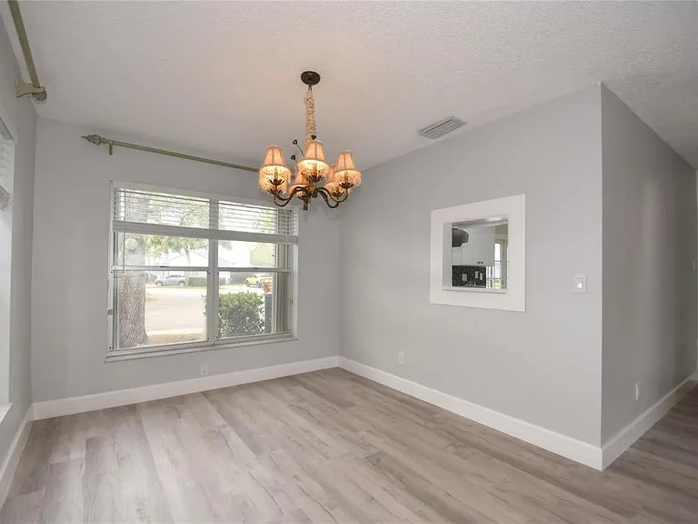 4801 Grapevine Way — Photo 7