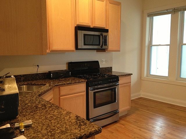 2nd image of 1712 N Washtenaw Ave #3B