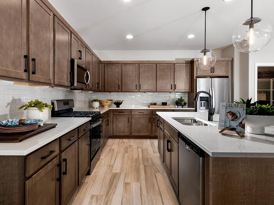 Laredo at Laurel in Blossom Rock