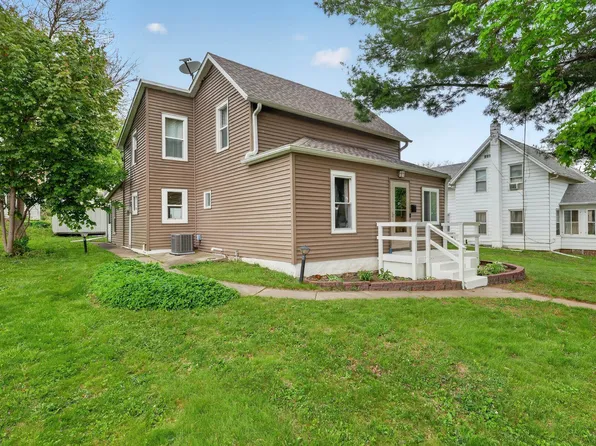 423 Mulberry St, Baraboo, WI 53913