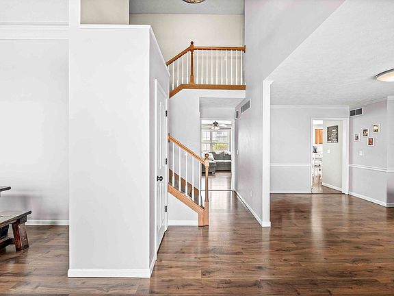 3rd image of 3509 Castlemain Dr
