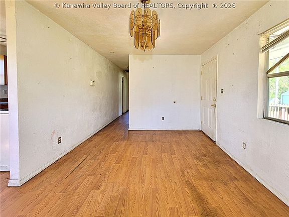 5th image of 119 Sheppard St