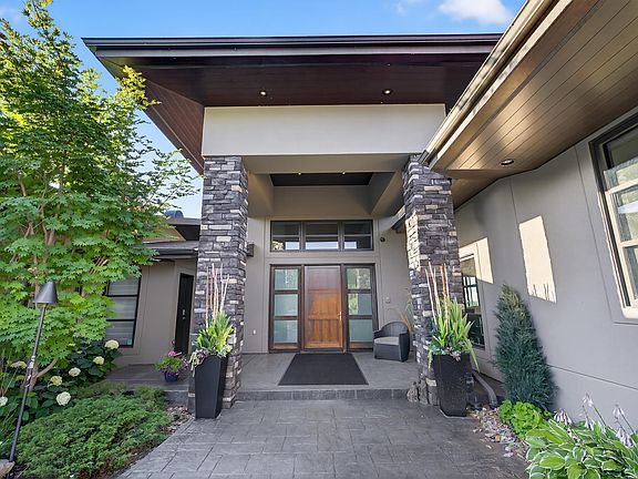 2nd image of 13758 Valleyview Dr NW