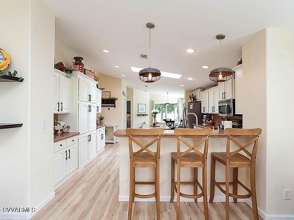 4th image of 320 Boulder Lane