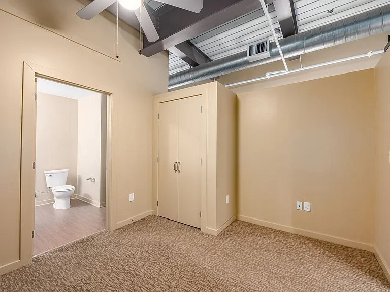 Innerbelt Lofts — Photo 32