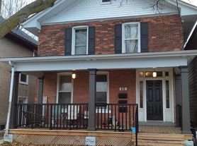 20 Hetherington St, Saint Catharines, ON