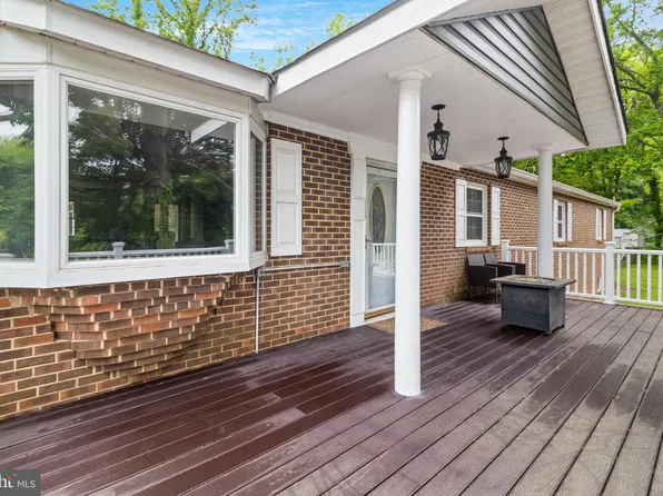 16300 Abbey Dr, Bowie, MD 20715