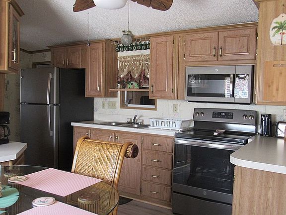 3rd image of 10400 Tamiami Trl S #7