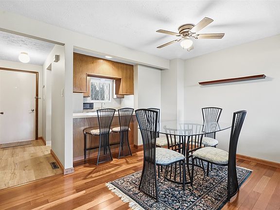 4th image of 641 Sunset Cir