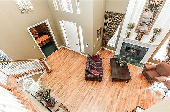 3rd image of 3205 Langley Dr