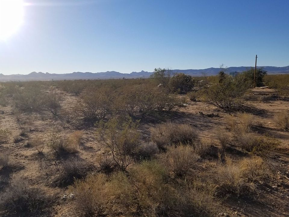 2nd image of 3747 N Colorado Rd