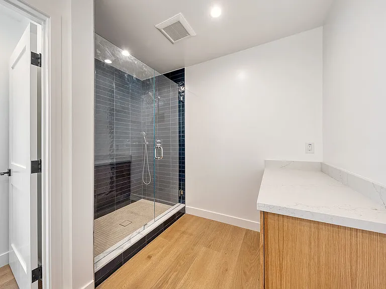 4285 La Salle Ave — Photo 20