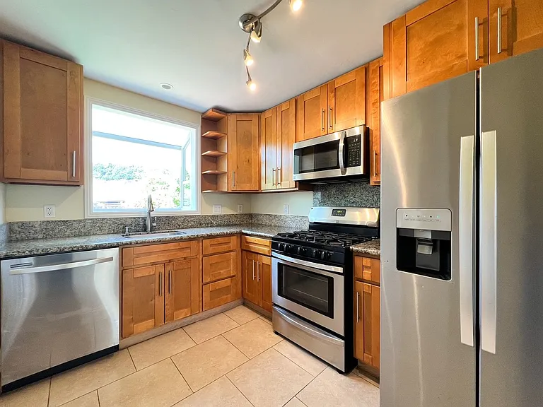49 Archer Ave — Photo 9