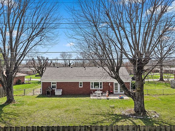 4th image of 8109 Laura Lynne Ln