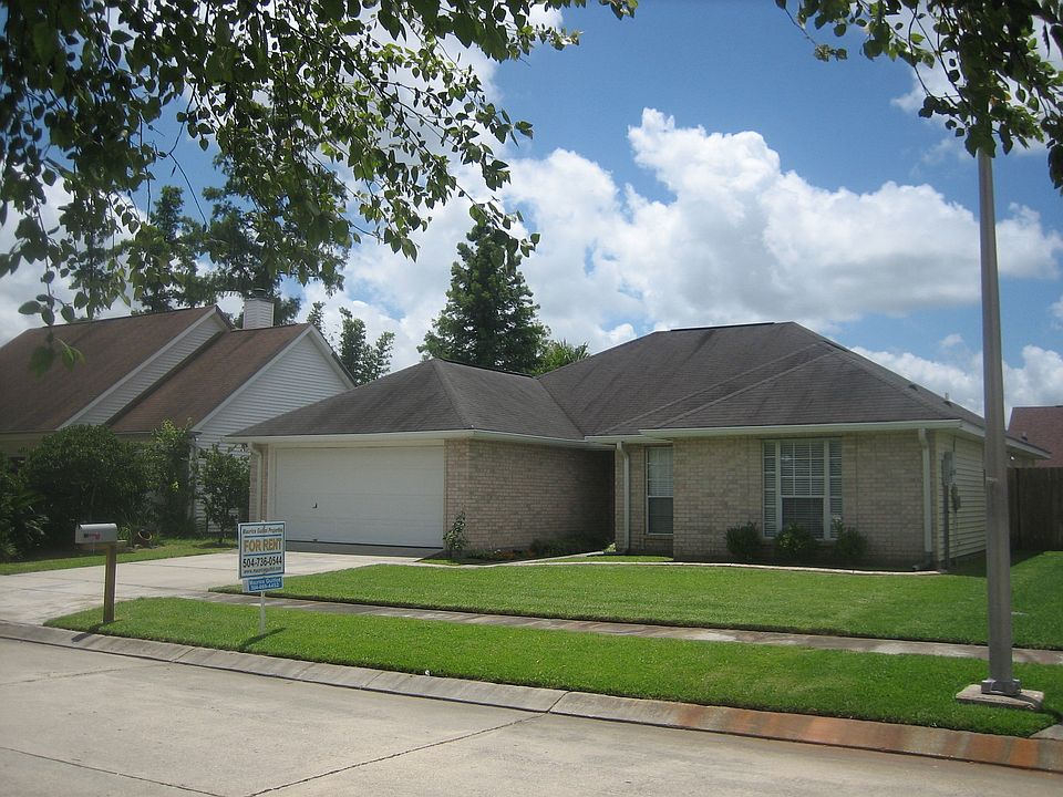 1st image of 2724 Long Branch Dr