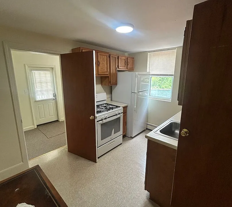 54 Rumford Ave #2