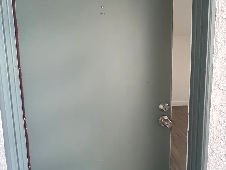 Park West Apartments — Photo 12