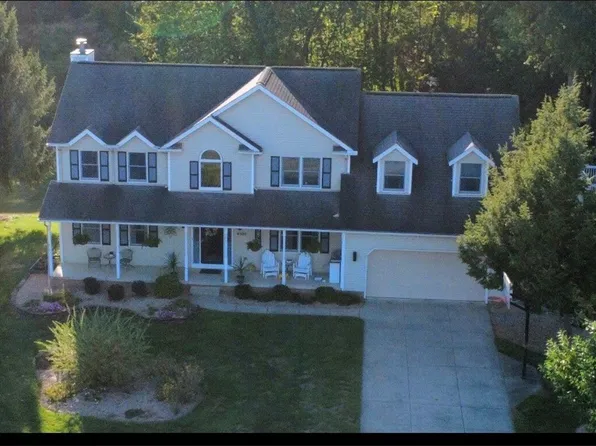 4520 Country Ln, Wooster, OH 44691