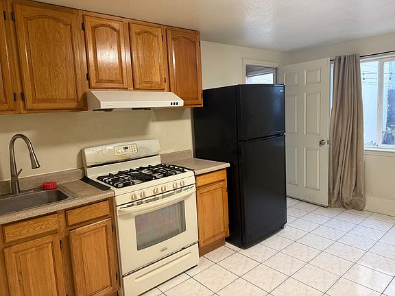 4th image of 188 Ramsell St