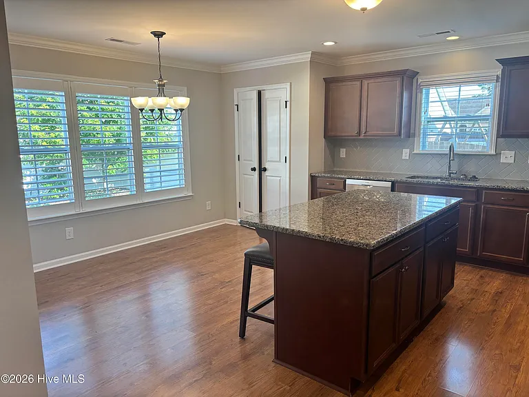 625 Jade Ln — Photo 7