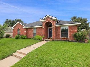 10420 Holly Grove Dr, Fort Worth, TX 76108