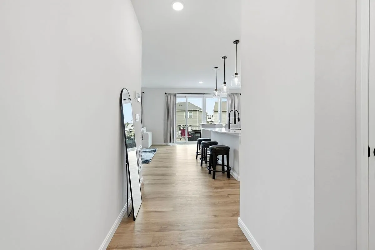 3 bed, 2.5 bath, 1911 sqft, $2,900 — Photo 4