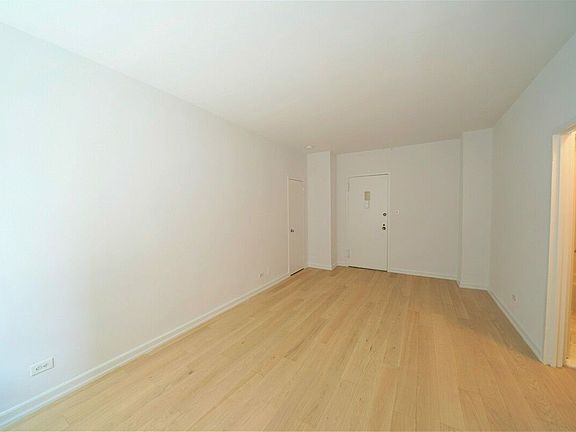 3rd image of 4 Park Ave APT 9U