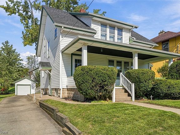 2nd image of 304 Commonwealth Ave NE
