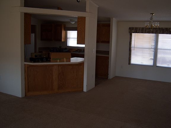 Dining/kitchen