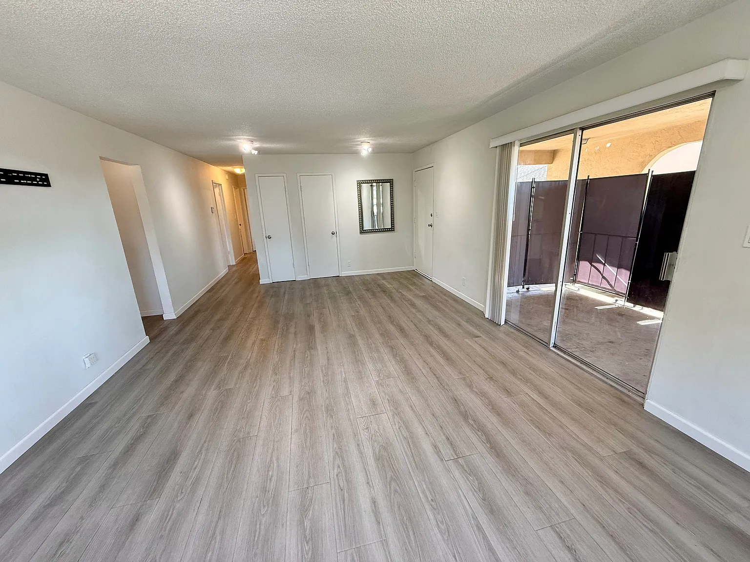3 bed, 1350 sqft, $2,995 — Photo 4