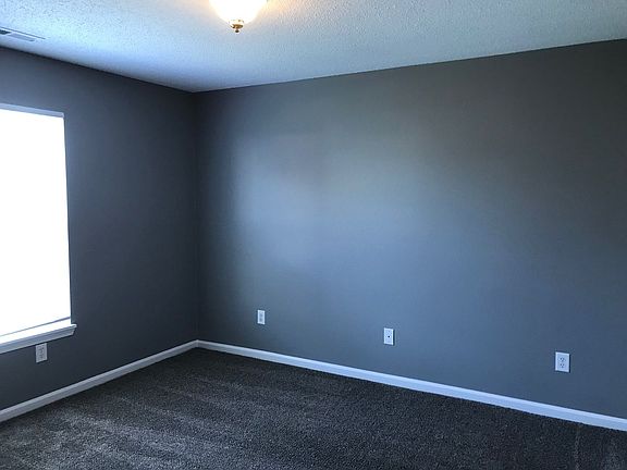 3rd image of 3929 Roundwood Dr