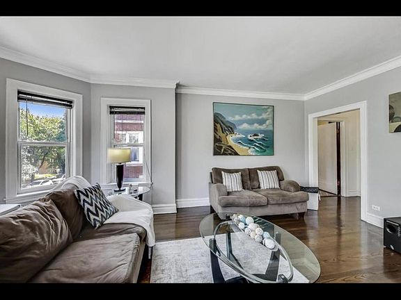 3rd image of 6246 N Fairfield Ave