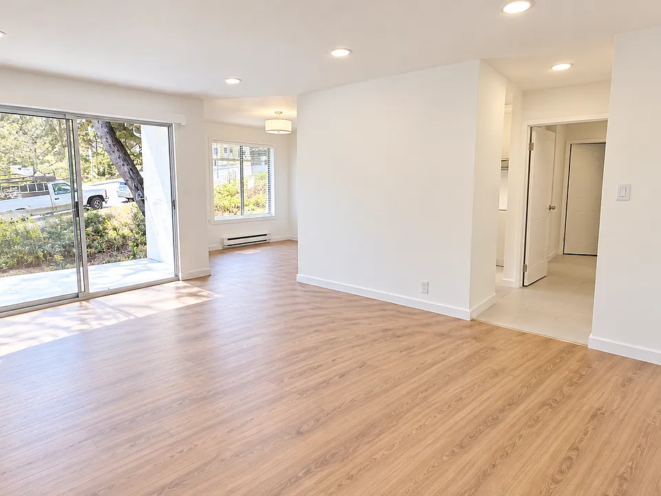 85 Kent Ct #19