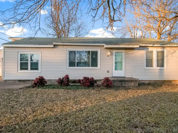 221 W 43rd St, Sand Springs, OK 74063