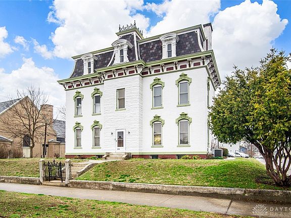 2nd image of 215 E Linden Ave