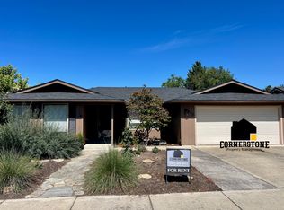 580 Golf View Dr, Medford, OR 97504