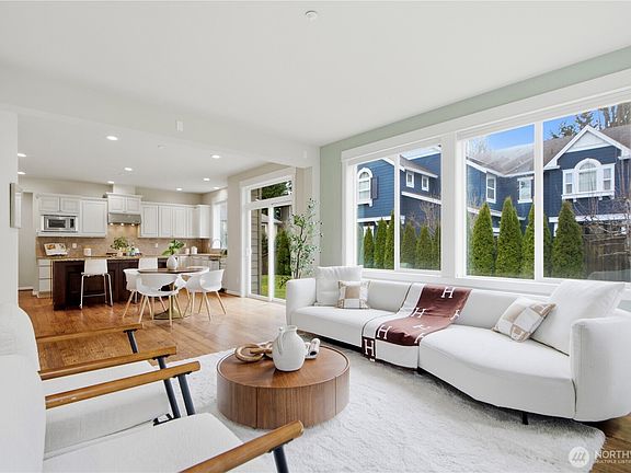 3rd image of 17027 NE 120th Street